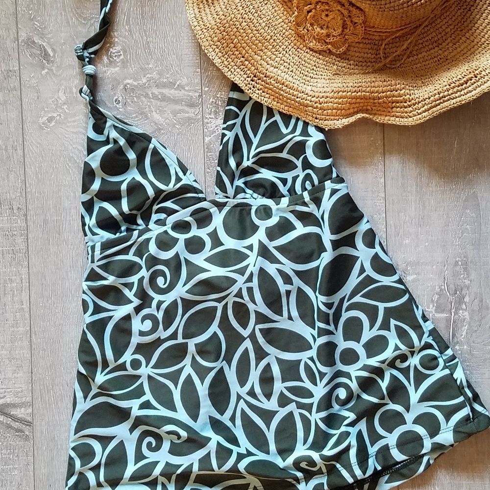 Super Flattering Vibrant Turquoise Tankini Top